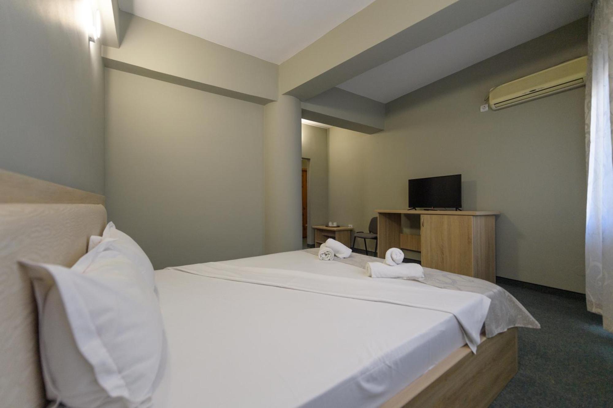 Hotel Cora 康斯坦察 外观 照片